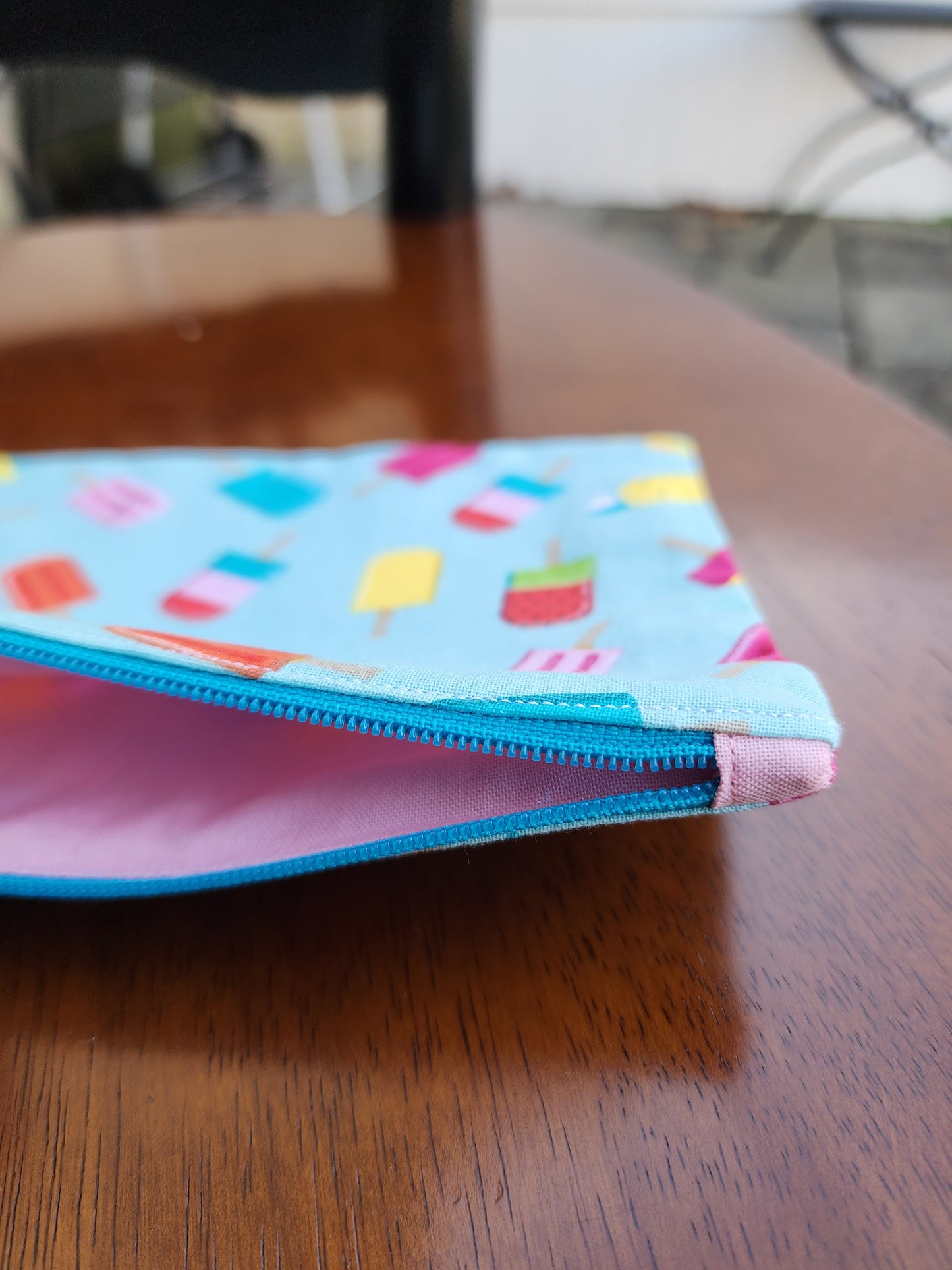 Zipper pouch